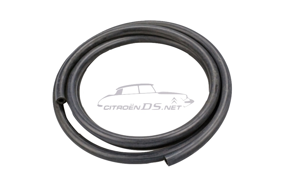 Breather pipe, air filter to 'Y' piece, L=185, to 07/1972